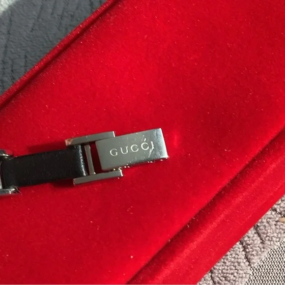 CUTE 💖ATTRACTIVE ❤️SEXY 🔥GUCCI watch 🔥